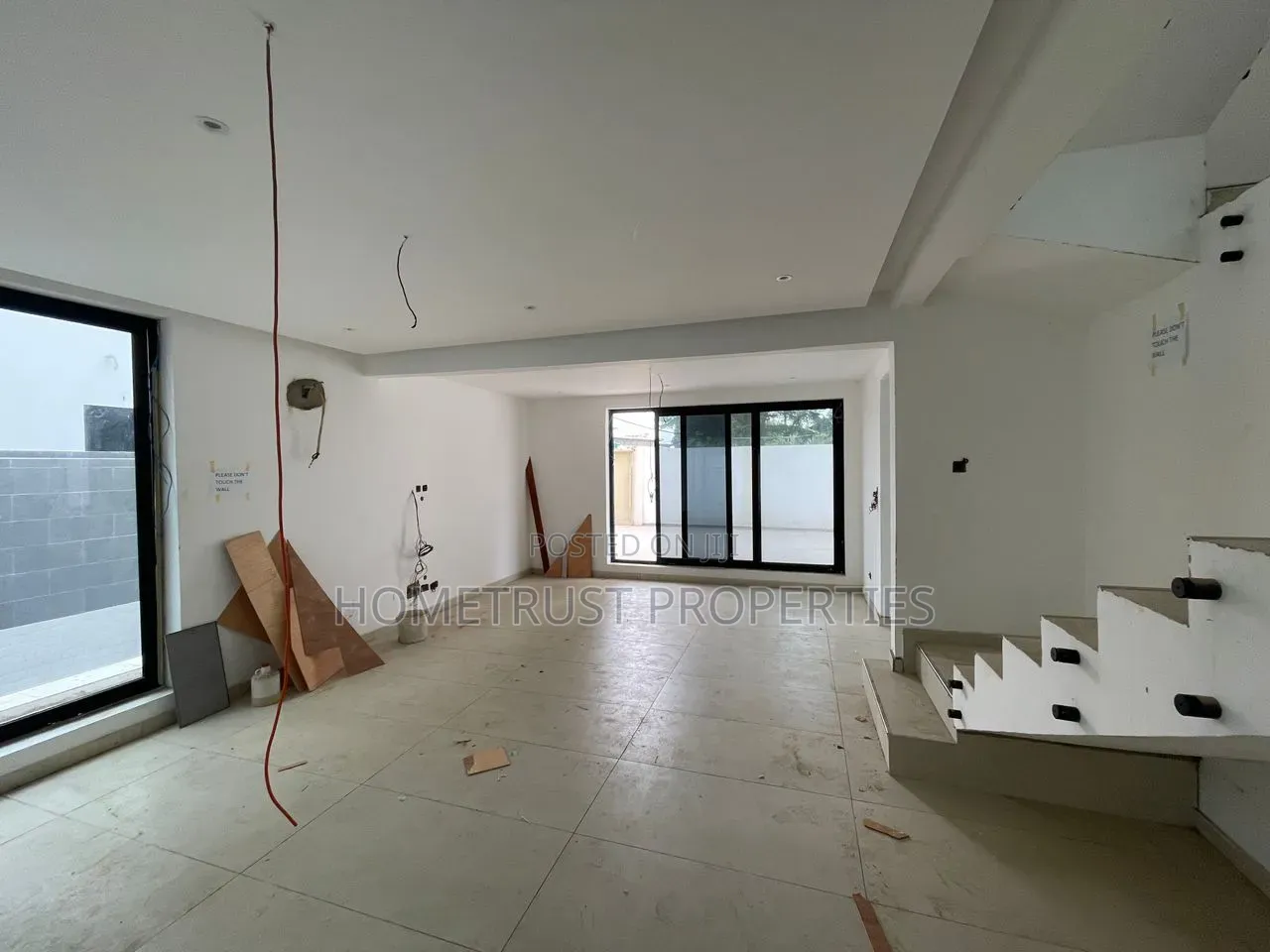 4bdrm Duplex in Labone, Celsbridge Area for rent in Celsbridge Area