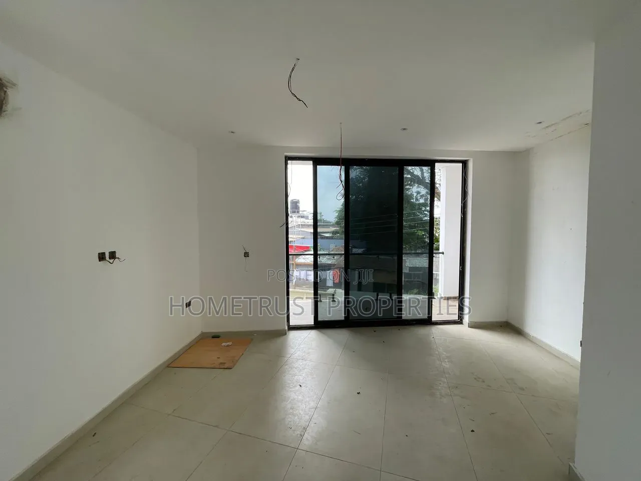 4bdrm Duplex in Labone, Celsbridge Area for rent in Celsbridge Area