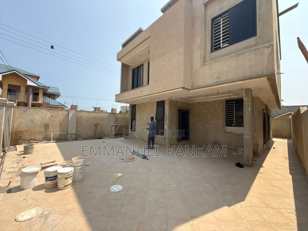 3bdrm House in Baatsona Total for sale in Baatsona Total