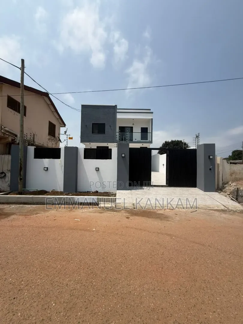 4bdrm House in Baatsona Total for sale in Baatsona Total