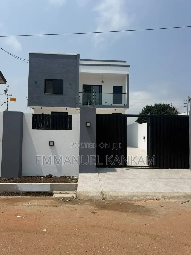 4bdrm House in Baatsona Total for sale in Baatsona Total