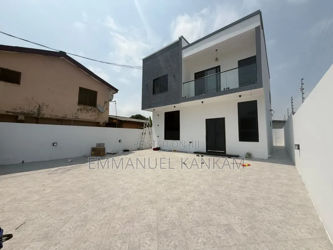 4bdrm House in Baatsona Total for sale in Baatsona Total
