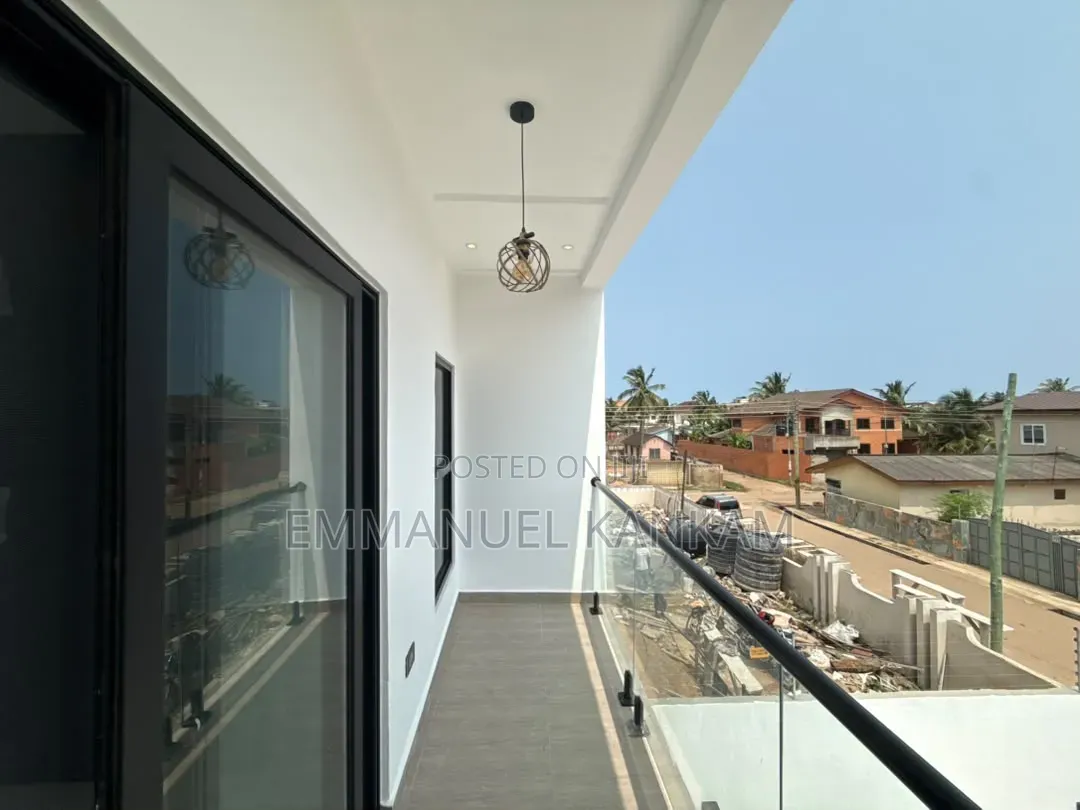 4bdrm House in Baatsona Total for sale in Baatsona Total