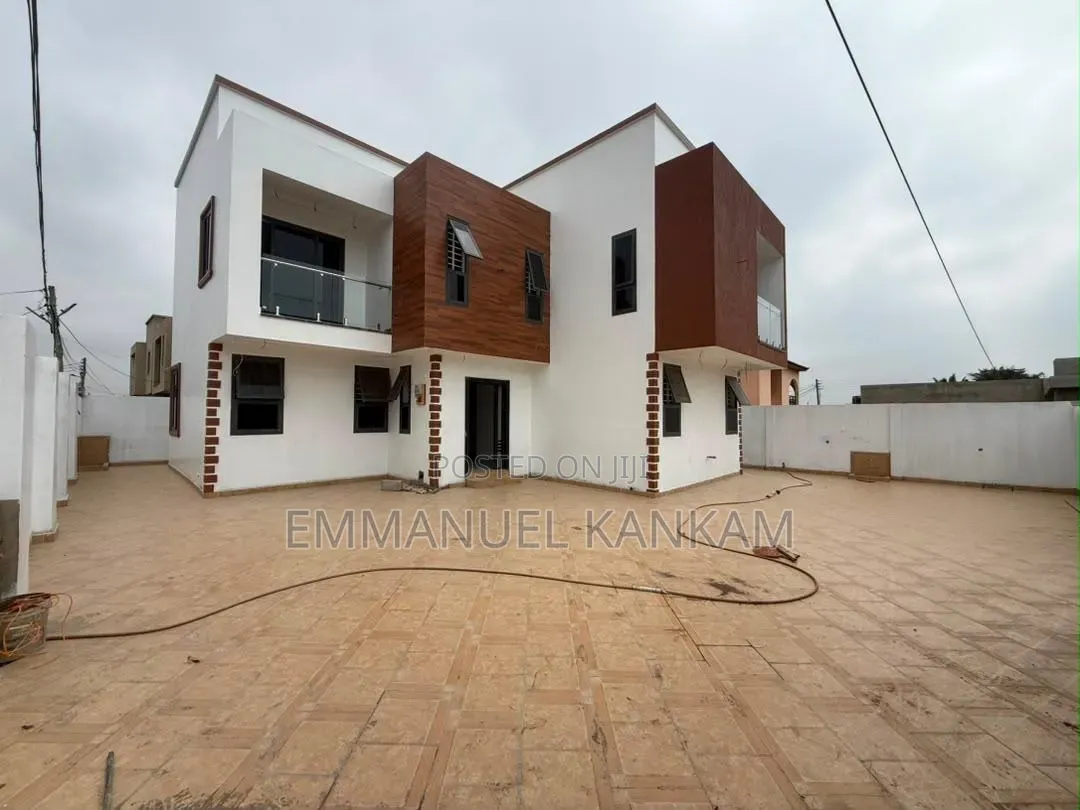 4bdrm House in Sakumono for sale in Sakumono