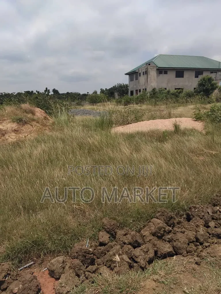One Plot of Land for Sale in Dawhenya