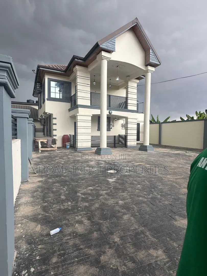 5bdrm Duplex in Pokuase Mayera for rent in Pokuase