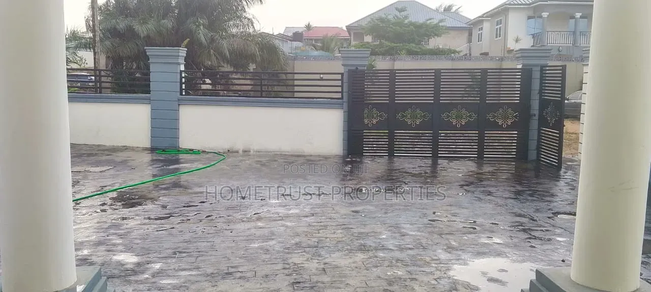 5bdrm Duplex in Pokuase Mayera for rent in Pokuase
