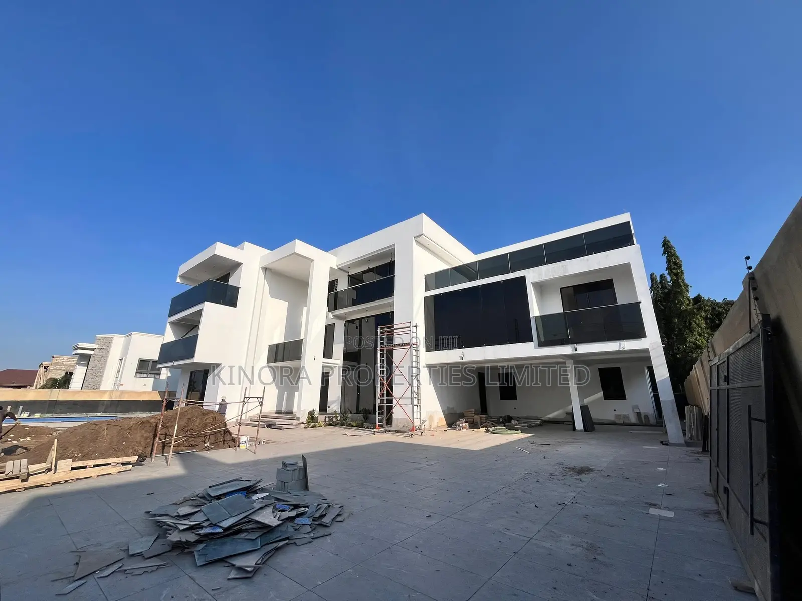 8bdrm Mansion in Adjiganor, East Legon for sale in East Legon