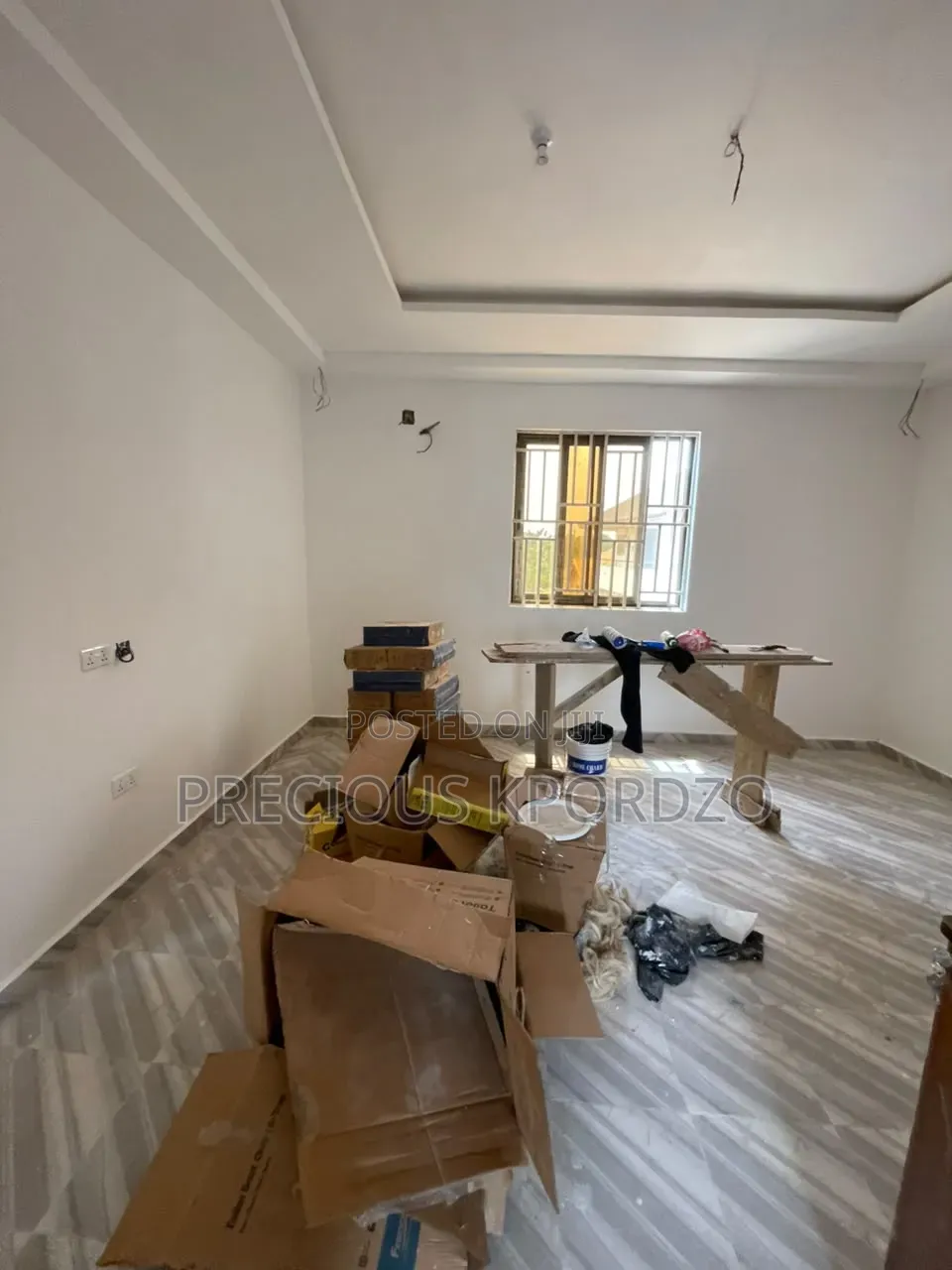 1bdrm Room & Parlour in Commandos Adenta for rent in Commandos