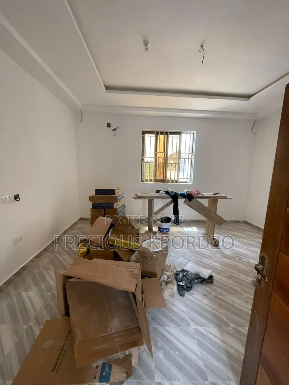1bdrm Room & Parlour in Commandos Adenta for rent in Commandos