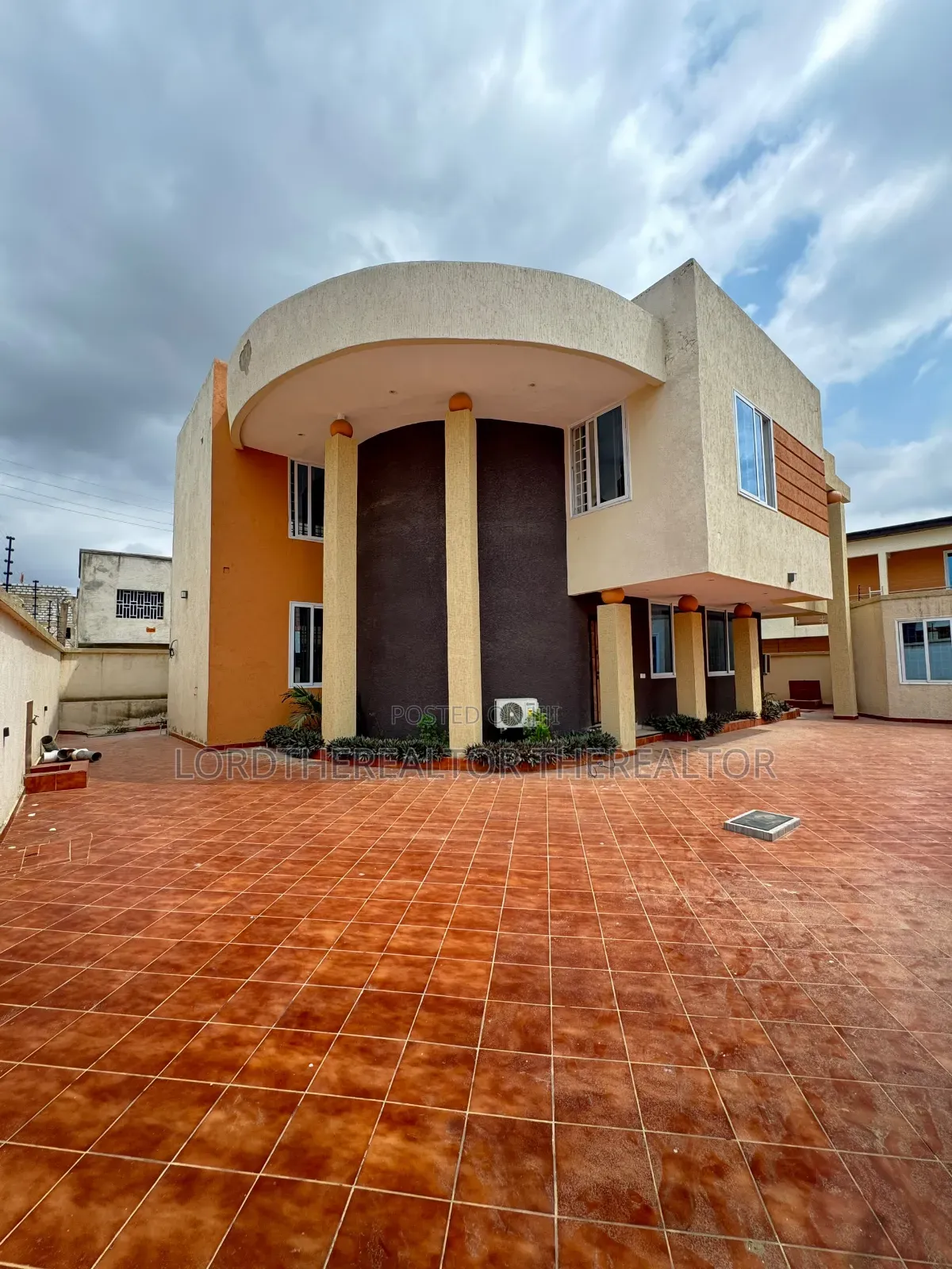 4bdrm Duplex in Pokuase for rent in Pokuase