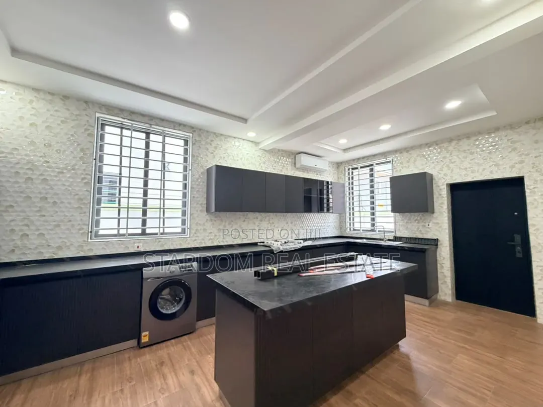 4bdrm Duplex in Adjiringanor, Ability for sale in Ability