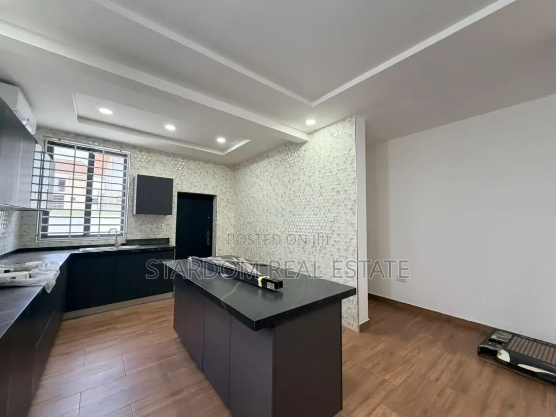 4bdrm Duplex in Adjiringanor, Ability for sale in Ability