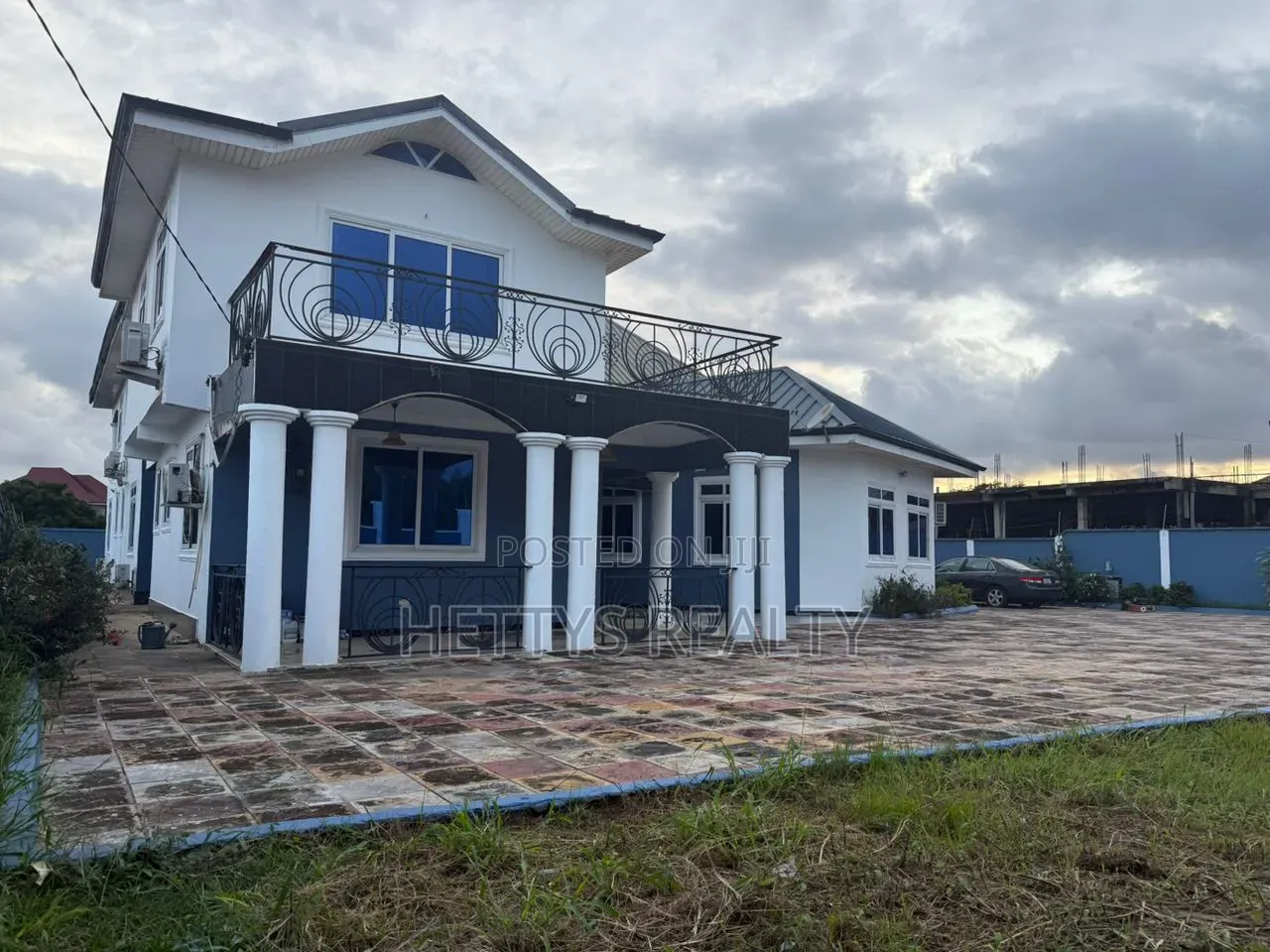 8bdrm House in ECOMOG for sale in ECOMOG
