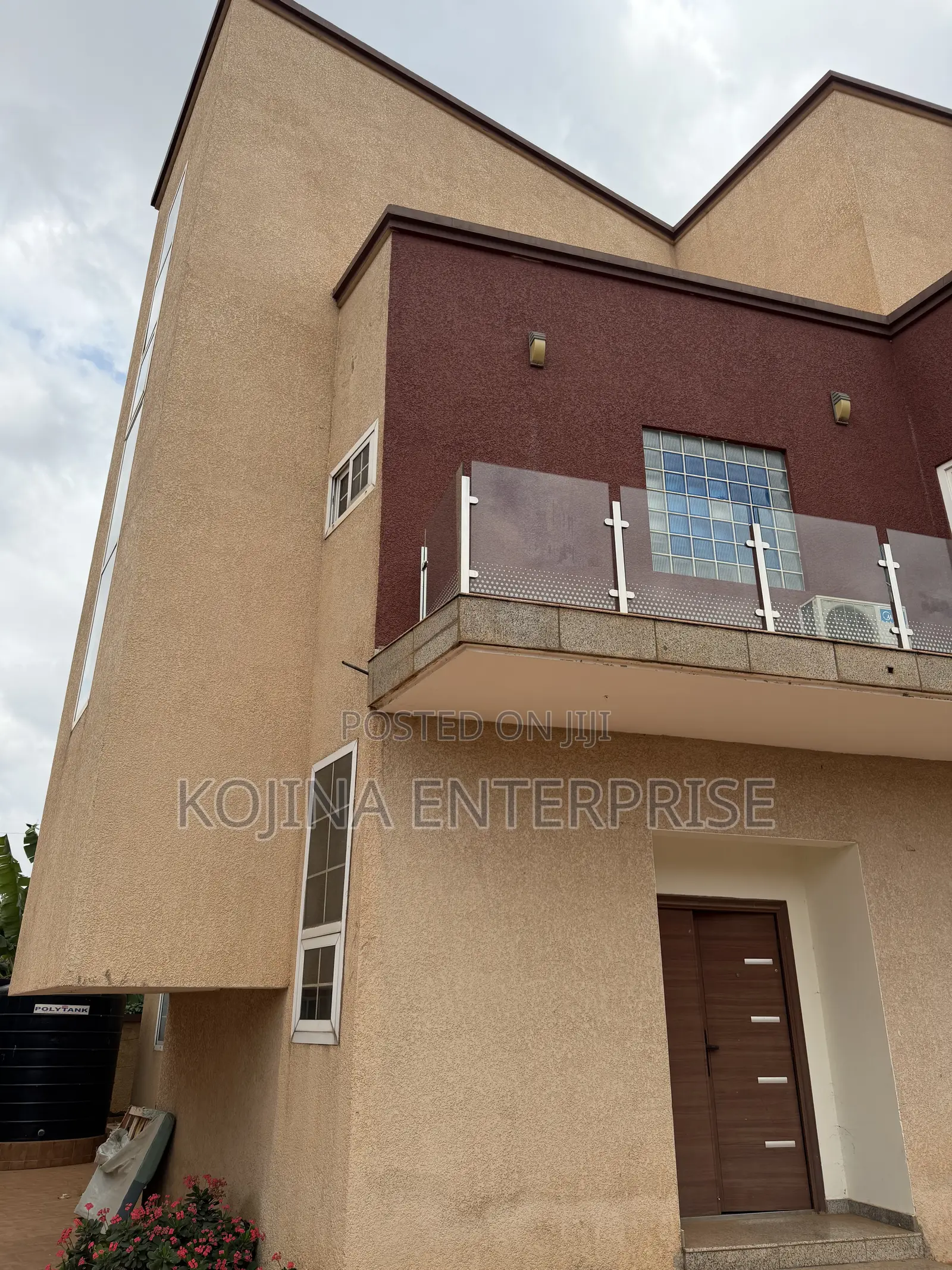 6bdrm Townhouse / Terrace in Ahodwo, Kumasi Metropolitan for rent in Kumasi Metropolitan