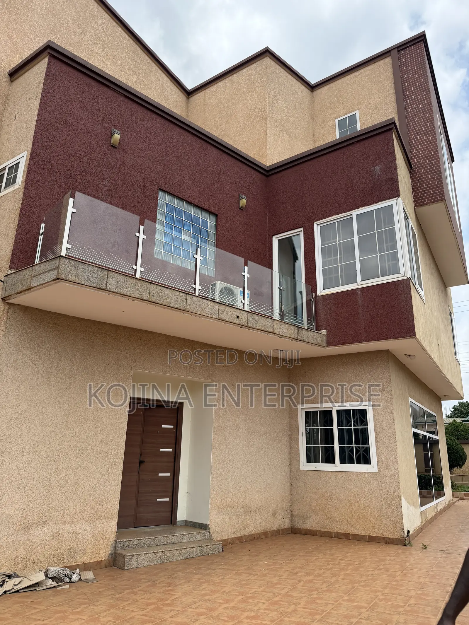 6bdrm Townhouse / Terrace in Ahodwo, Kumasi Metropolitan for rent in Kumasi Metropolitan