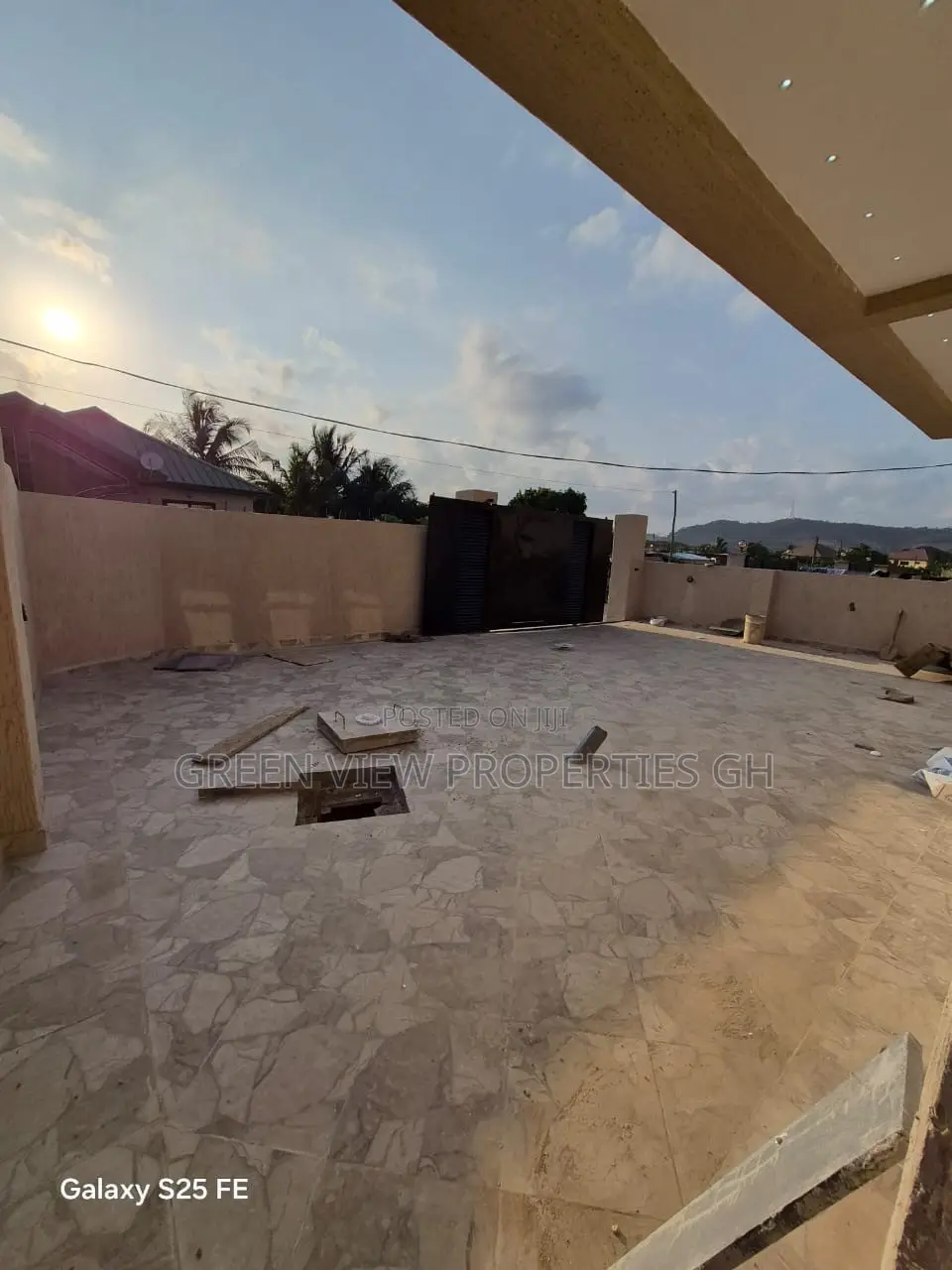 3bdrm Duplex in Amasaman for sale in Amasaman