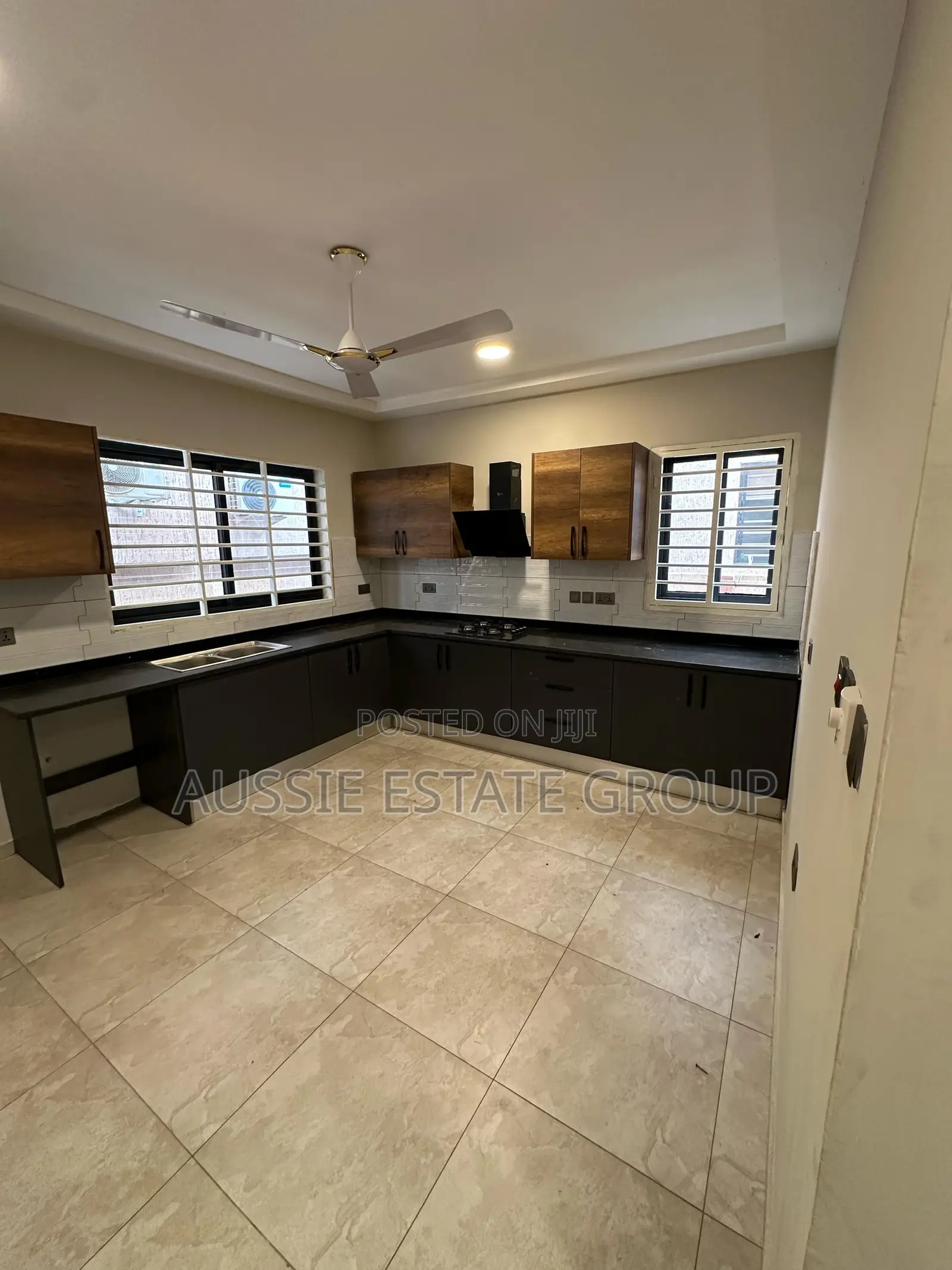 4bdrm Townhouse / Terrace in Aussie Estate, Oyarifa for rent in Oyarifa