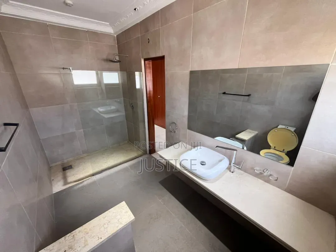 8bdrm Mansion in East Legon, Ghana Link Area for rent in Ghana Link Area