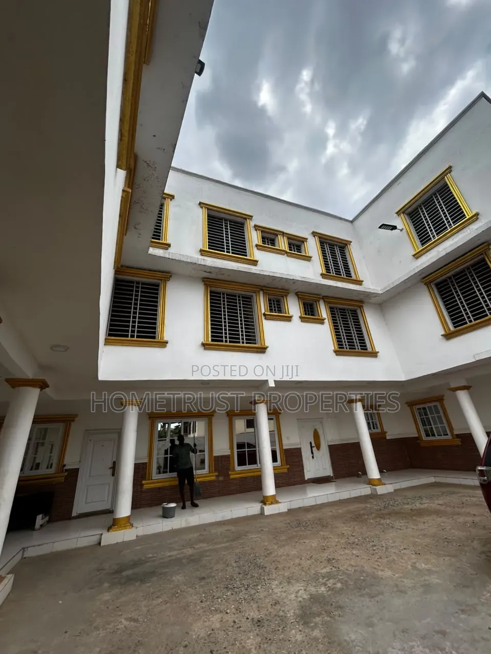 32 Bedroom Hotel for Sale at Odorkor in Hibbury