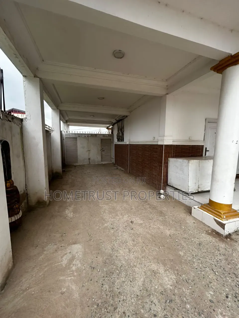 32 Bedroom Hotel for Sale at Odorkor in Hibbury