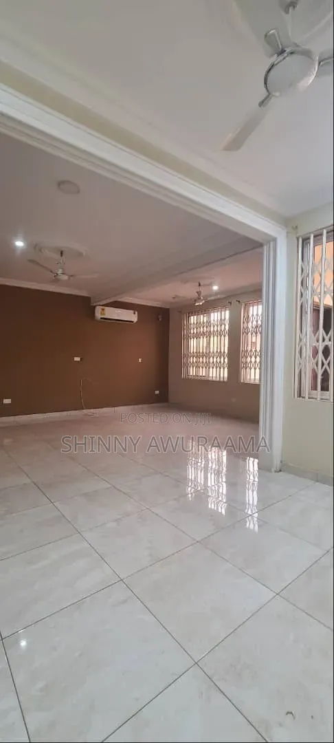 3bdrm House in Lakeside Community 7 for rent in Lake Side Estate