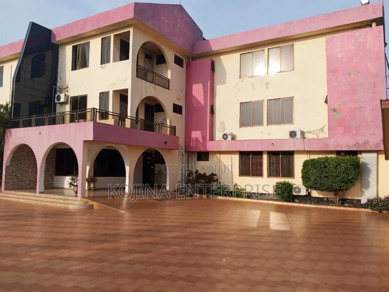 Executive 24-Room Hotel for Sale – Tema Community 5 in Community 25
