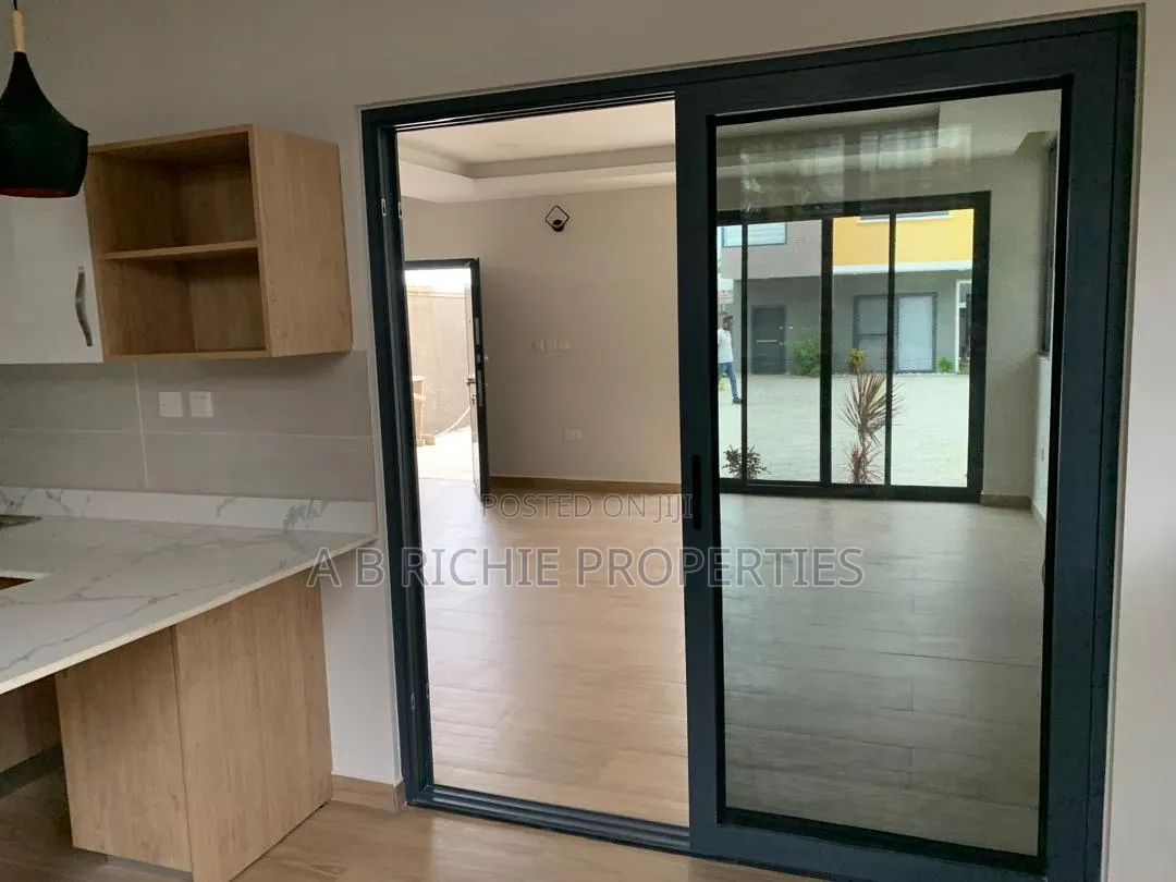 3bdrm Townhouse / Terrace in Ab Richie Properties, Tseaddo for rent in Tseaddo