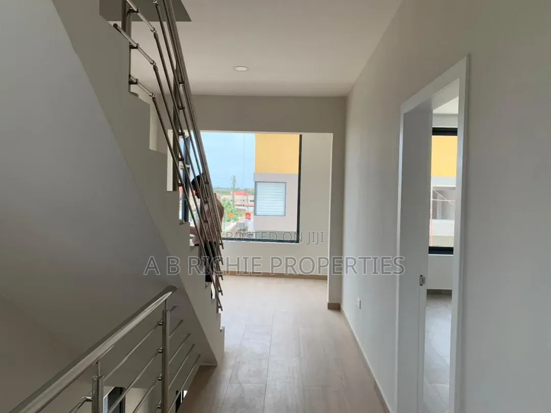 3bdrm Townhouse / Terrace in Ab Richie Properties, Tseaddo for rent in Tseaddo