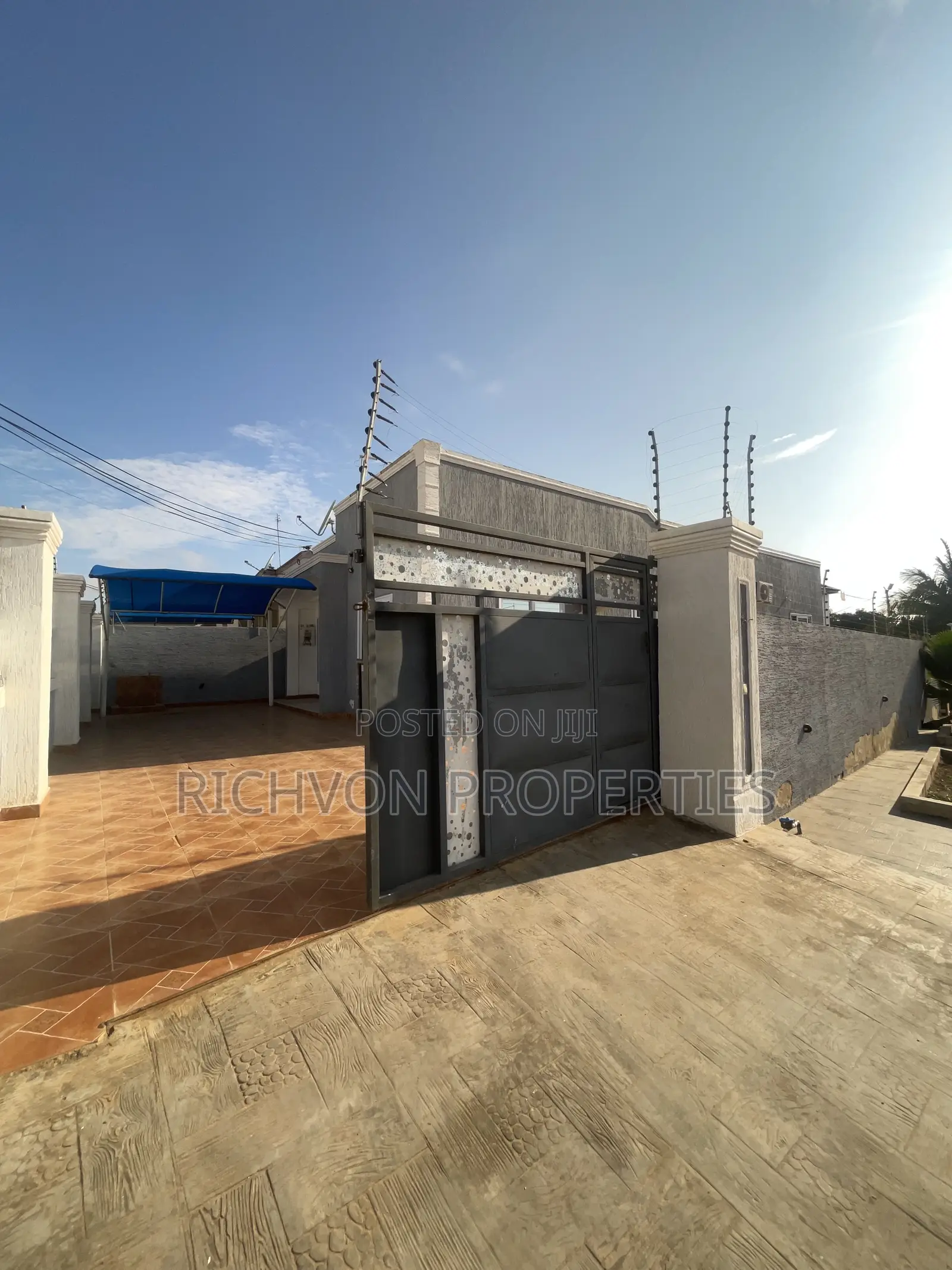 3bdrm House in Richvon, Baatsona Total for sale in Baatsona Total