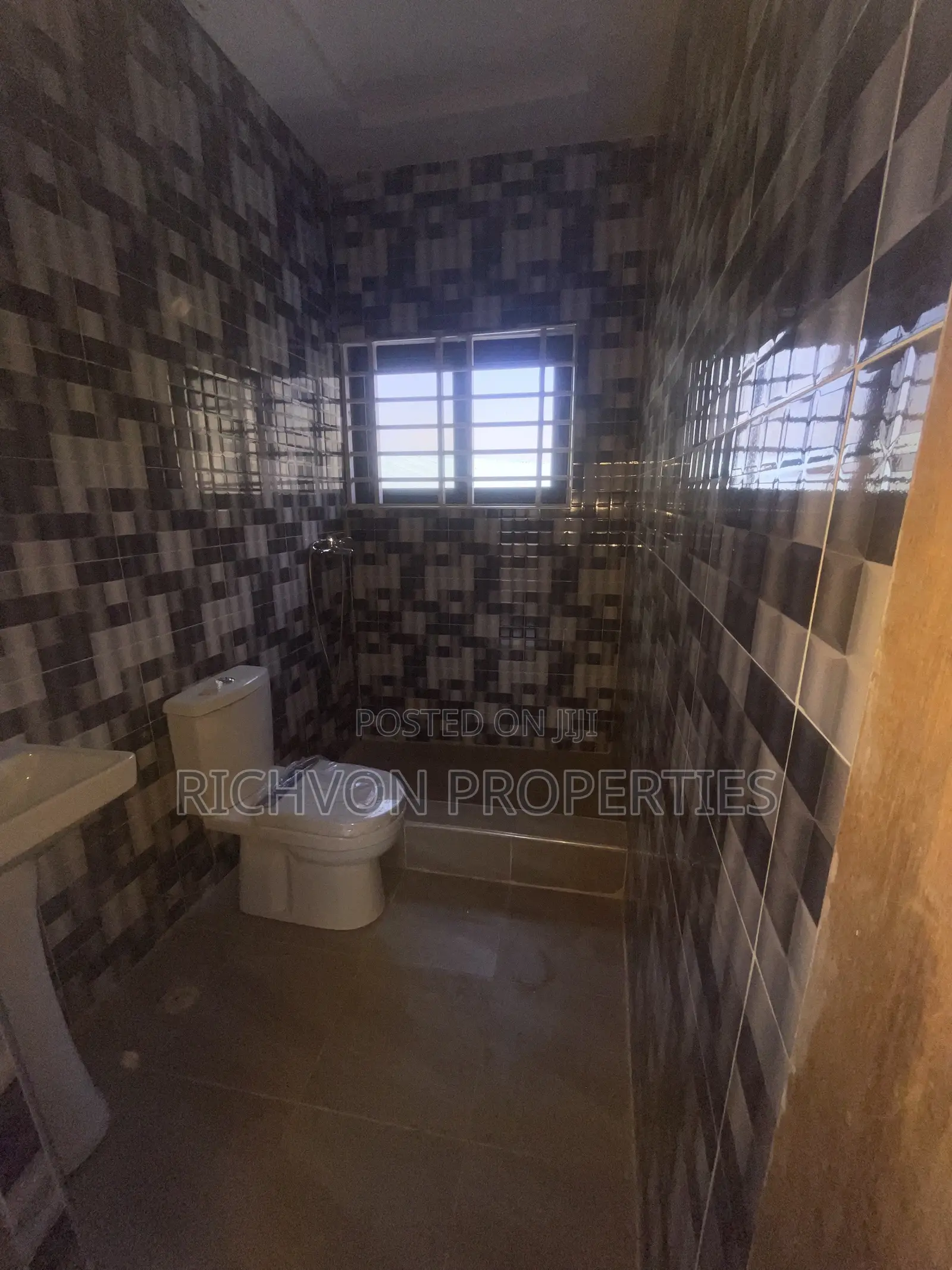1bdrm Apartment in Richvon Properties, Baatsona Total for rent in Baatsona Total