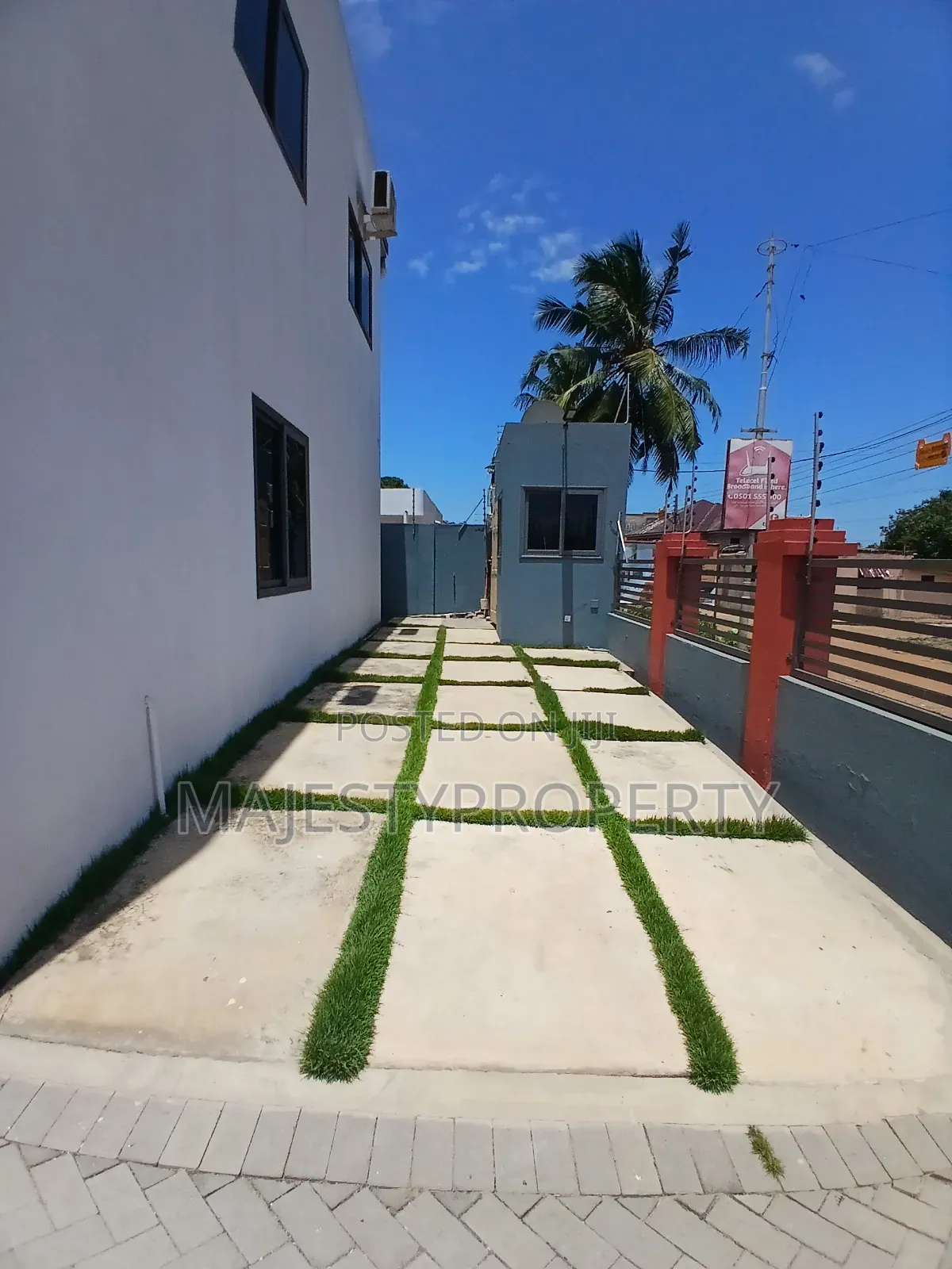 2bdrm Apartment in Batsona, Baatsona Total for sale in Baatsona Total