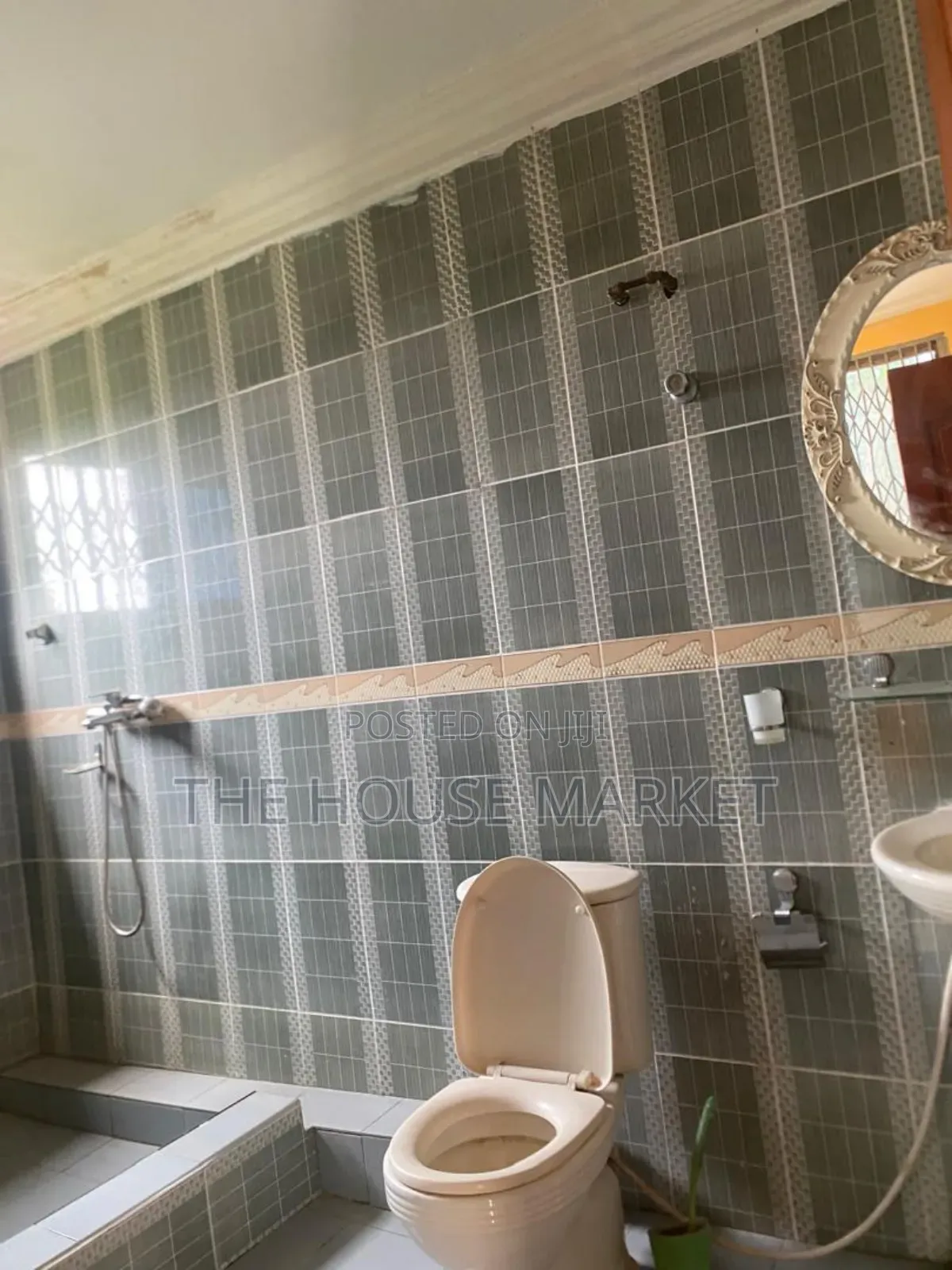 3bdrm House in Akyem Road, Tarkwa Nsuaem for rent in Tarkwa Nsuaem