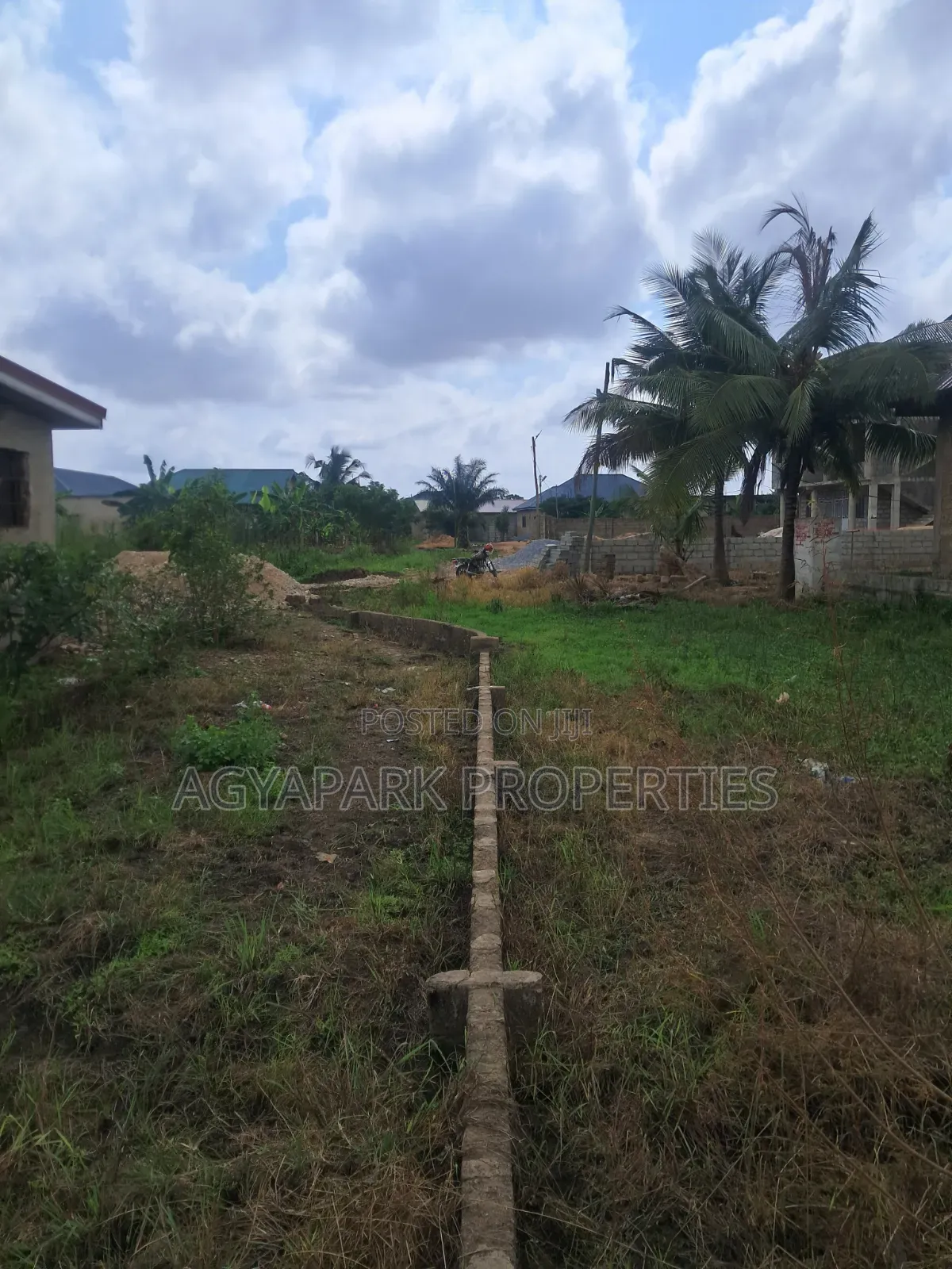 Plot With Chamber and Hall Uncompleted in Amasaman