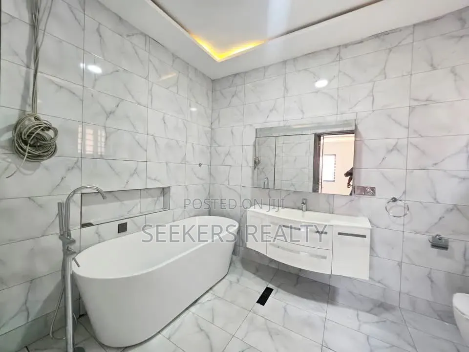 12bdrm House in Seekers Realty, US Embassy Area for sale in US Embassy Area