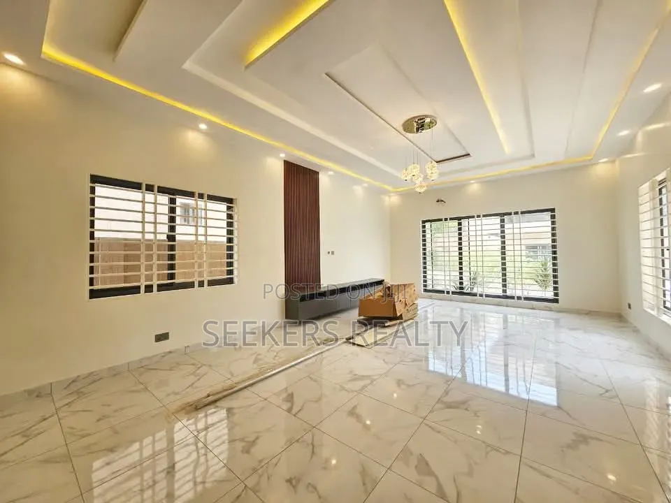 12bdrm House in Seekers Realty, US Embassy Area for sale in US Embassy Area