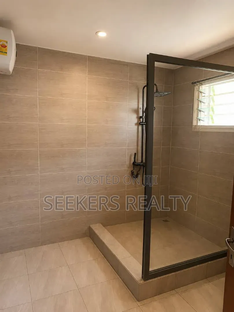 Furnished 2bdrm Apartment in Seekers Realty, Dzorwulu for rent in Dzorwulu