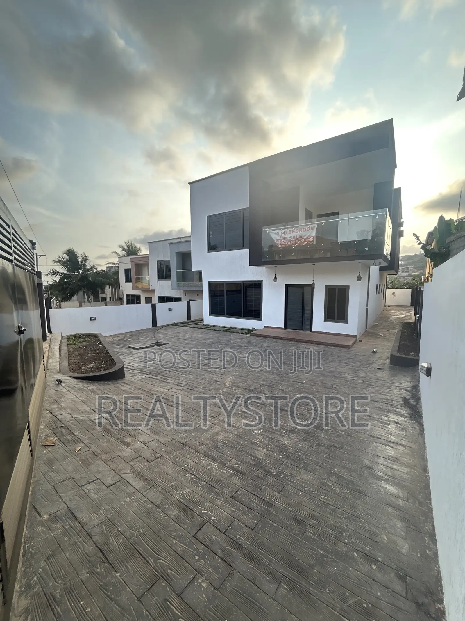 4bdrm Duplex in Kwabenya Top Hills, Accra Metropolitan for sale in Accra Metropolitan