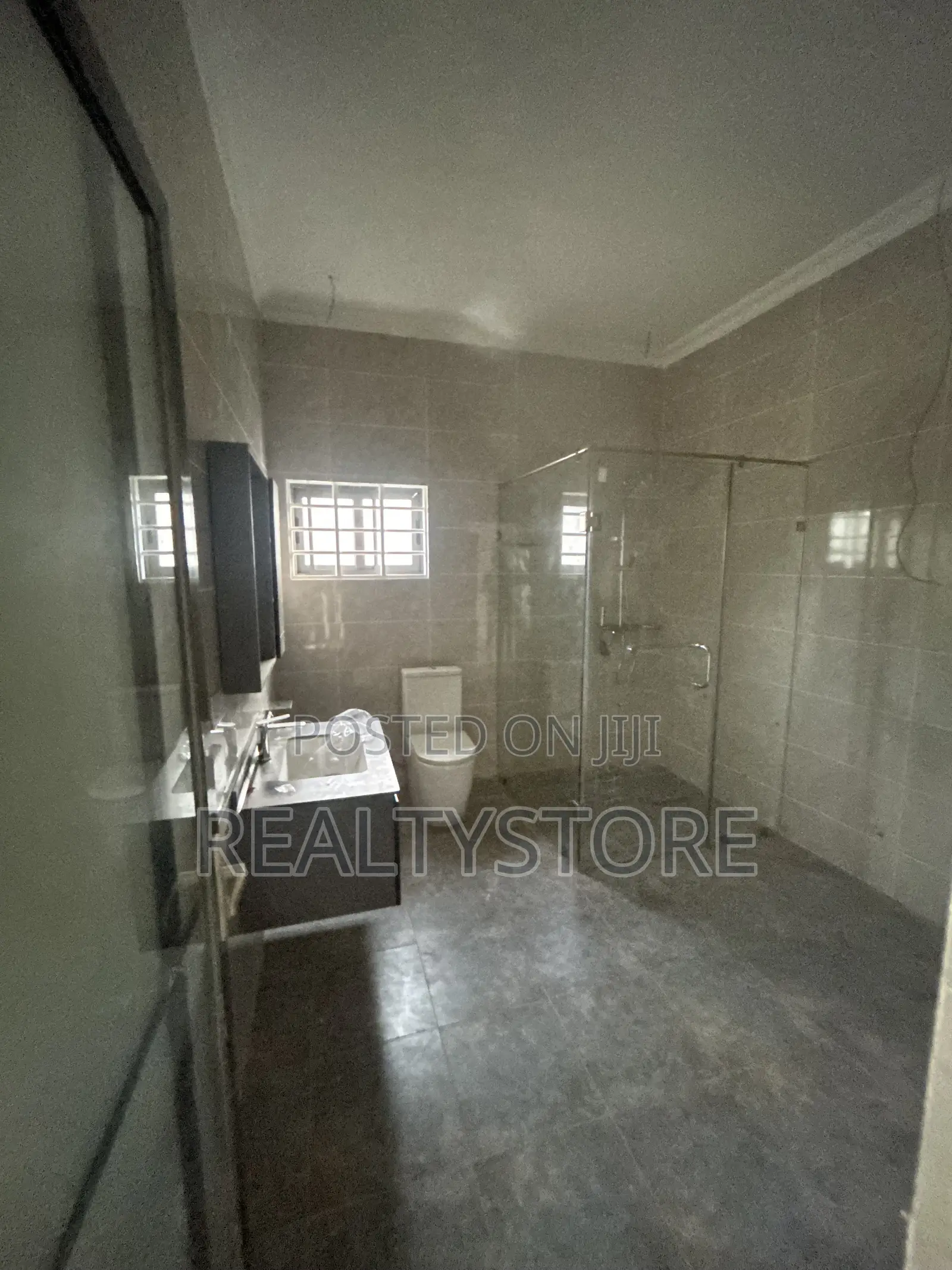 4bdrm Duplex in Kwabenya Top Hills, Accra Metropolitan for sale in Accra Metropolitan
