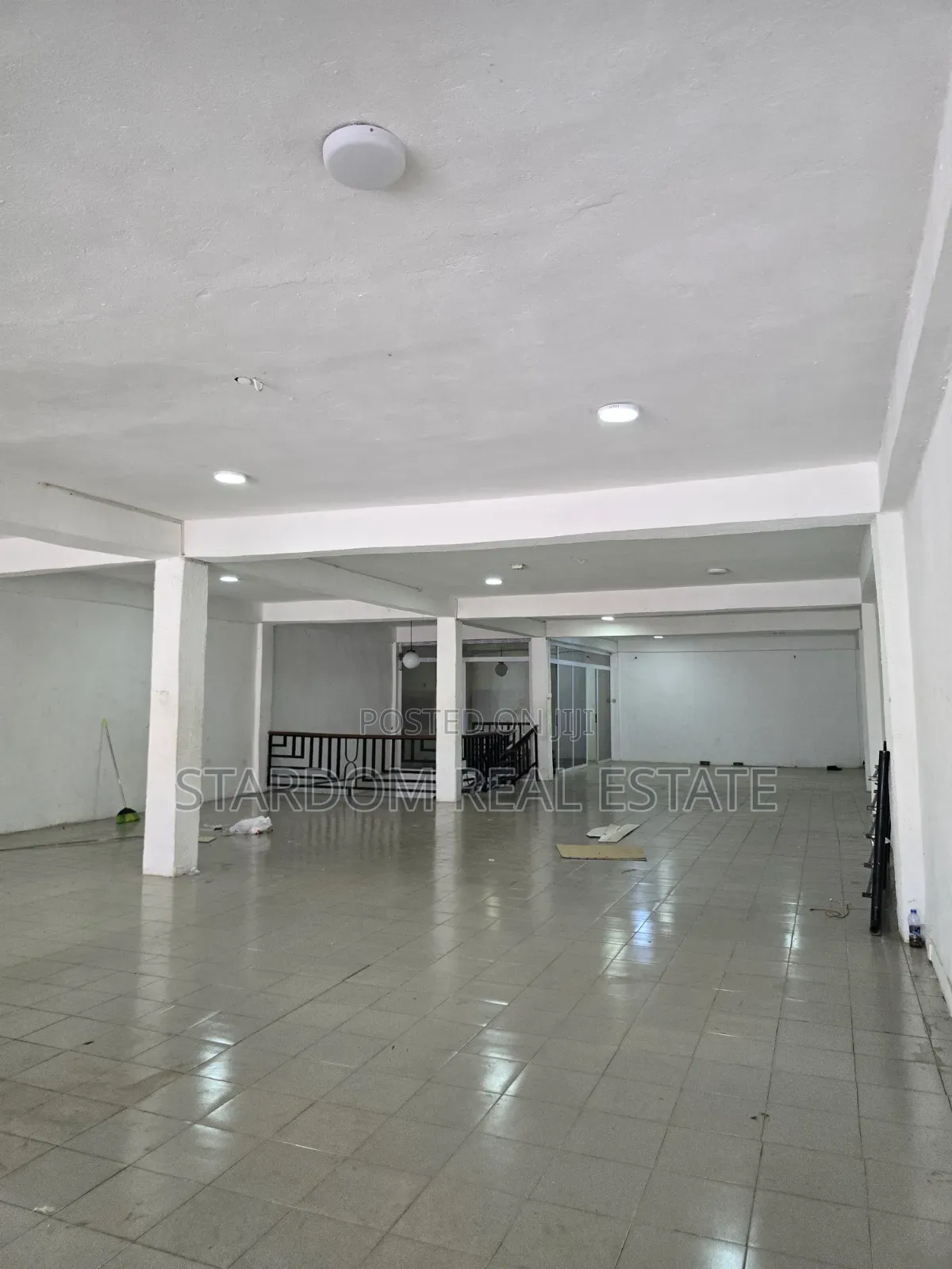 For RENT : Spacious Commercial Office / Shop Space for Rent. in Baatsona Total