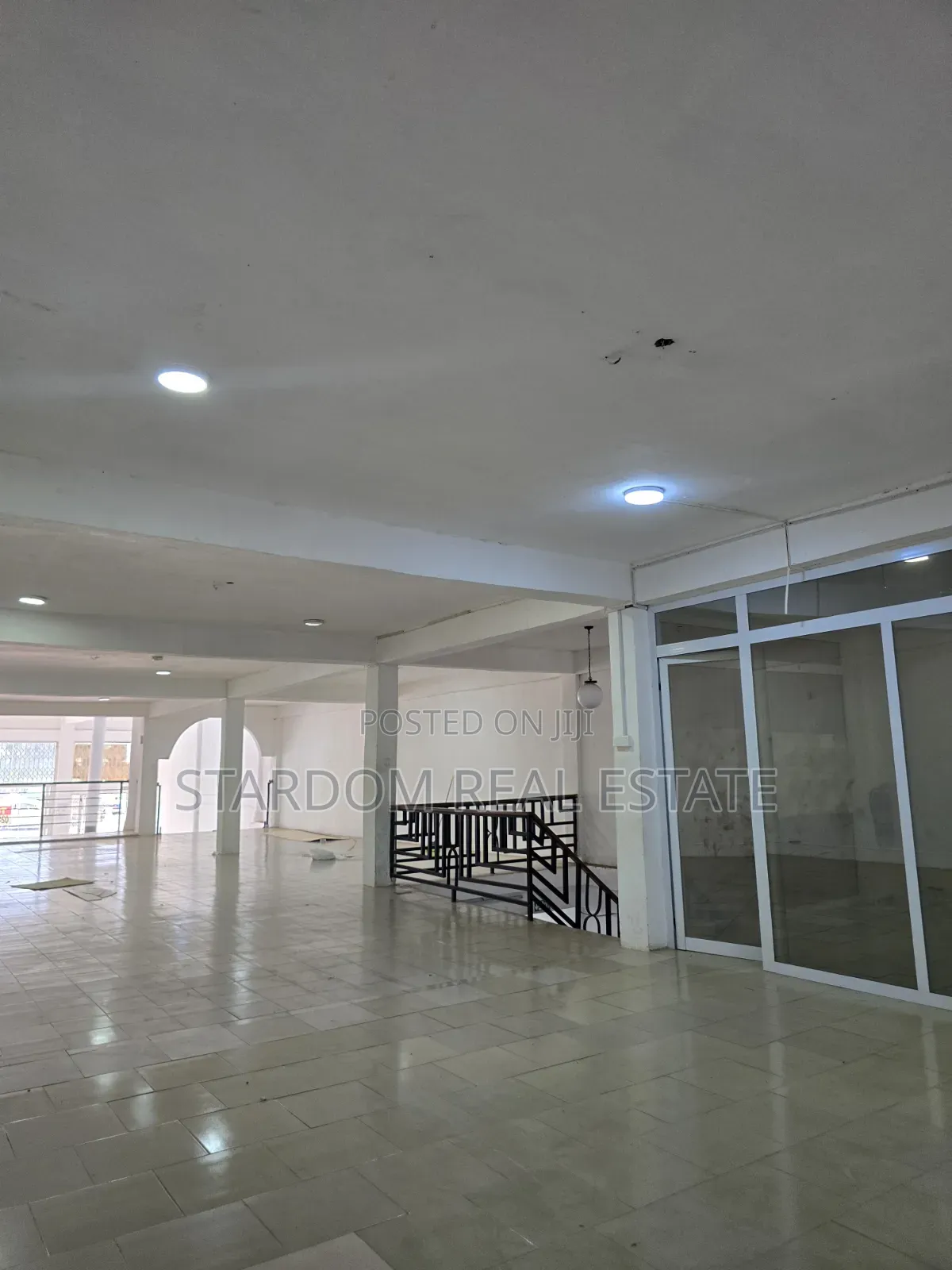For RENT : Spacious Commercial Office / Shop Space for Rent. in Baatsona Total