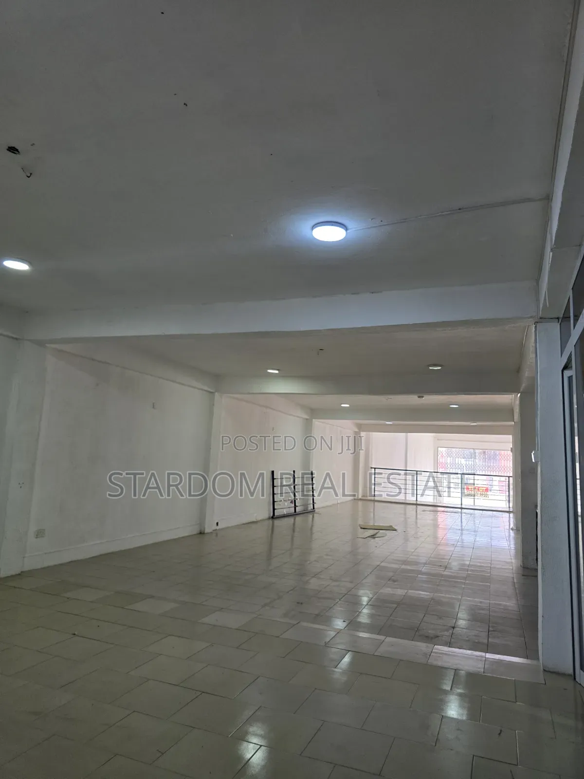For RENT : Spacious Commercial Office / Shop Space for Rent. in Baatsona Total