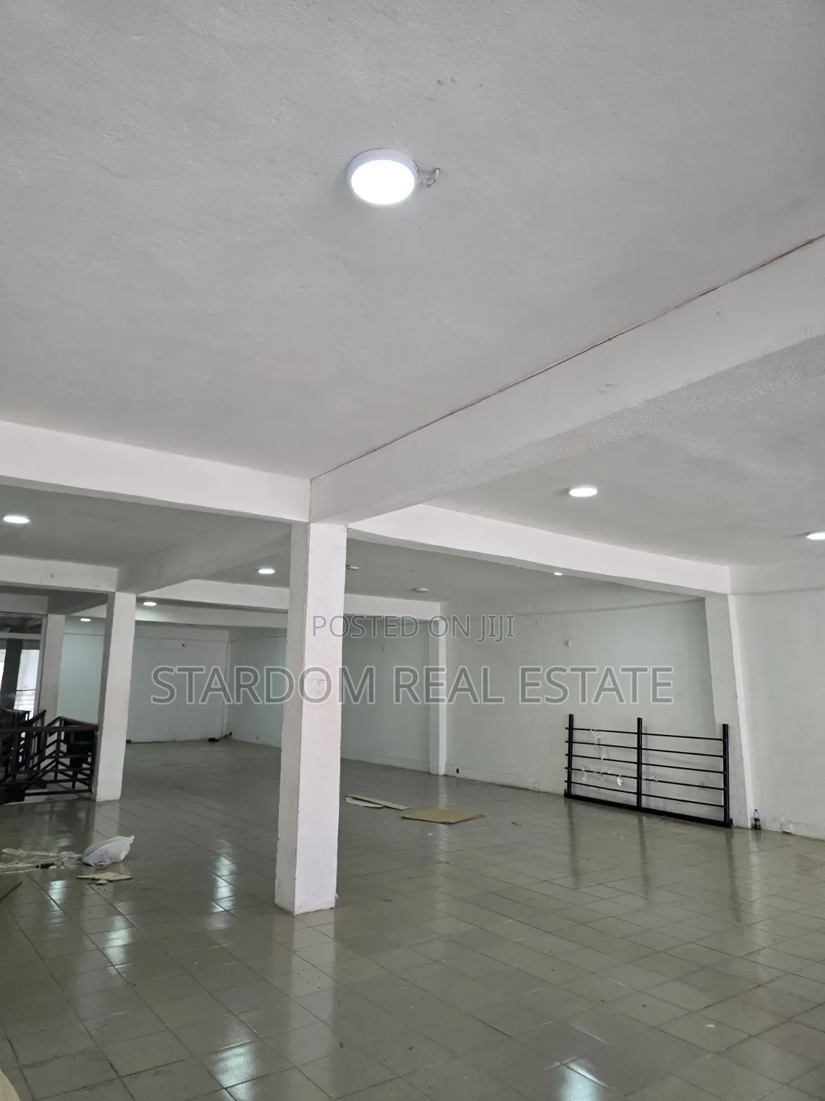 For RENT : Spacious Commercial Office / Shop Space for Rent. in Baatsona Total