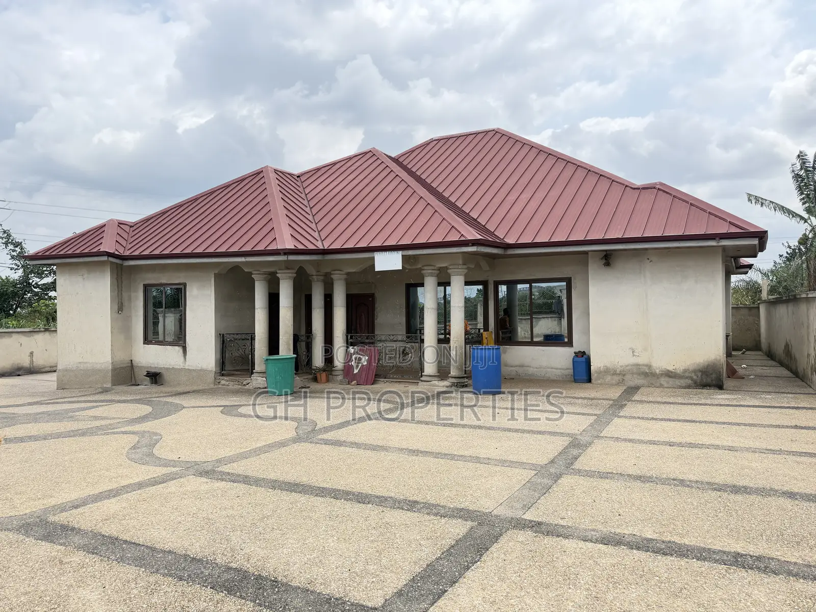 4bdrm House in Ejisu Kwamo, Kumasi Metropolitan for sale in Kumasi Metropolitan