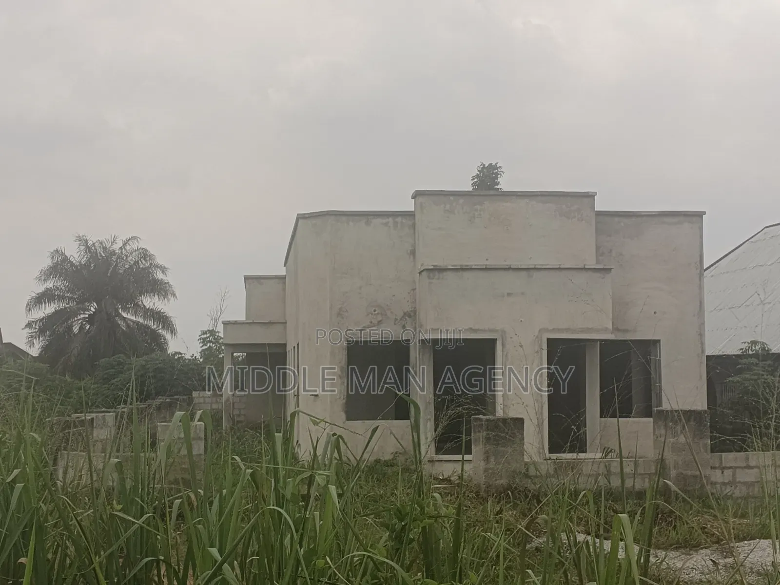 Mini Flat in Middle Man Agency, Ejisu-Juaben Municipal for sale in Ejisu-Juaben Municipal