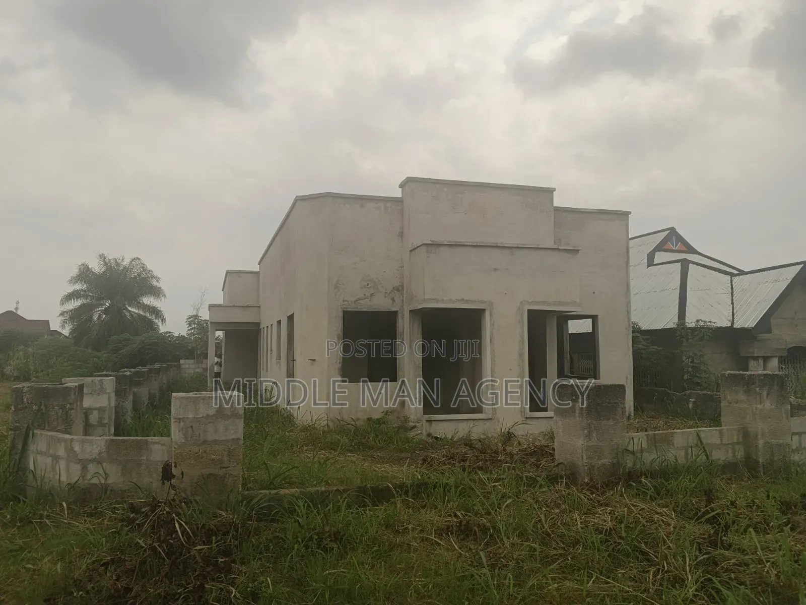Mini Flat in Middle Man Agency, Ejisu-Juaben Municipal for sale in Ejisu-Juaben Municipal