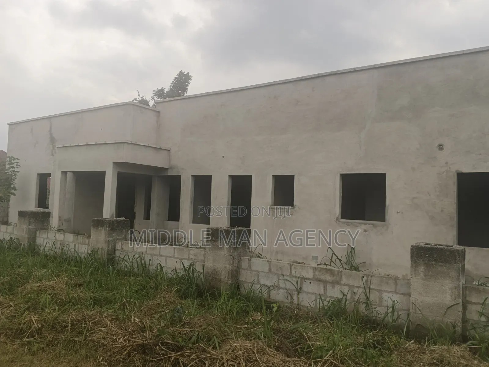 Mini Flat in Middle Man Agency, Ejisu-Juaben Municipal for sale in Ejisu-Juaben Municipal