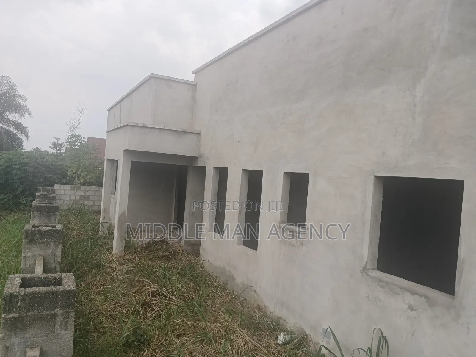 Mini Flat in Middle Man Agency, Ejisu-Juaben Municipal for sale in Ejisu-Juaben Municipal