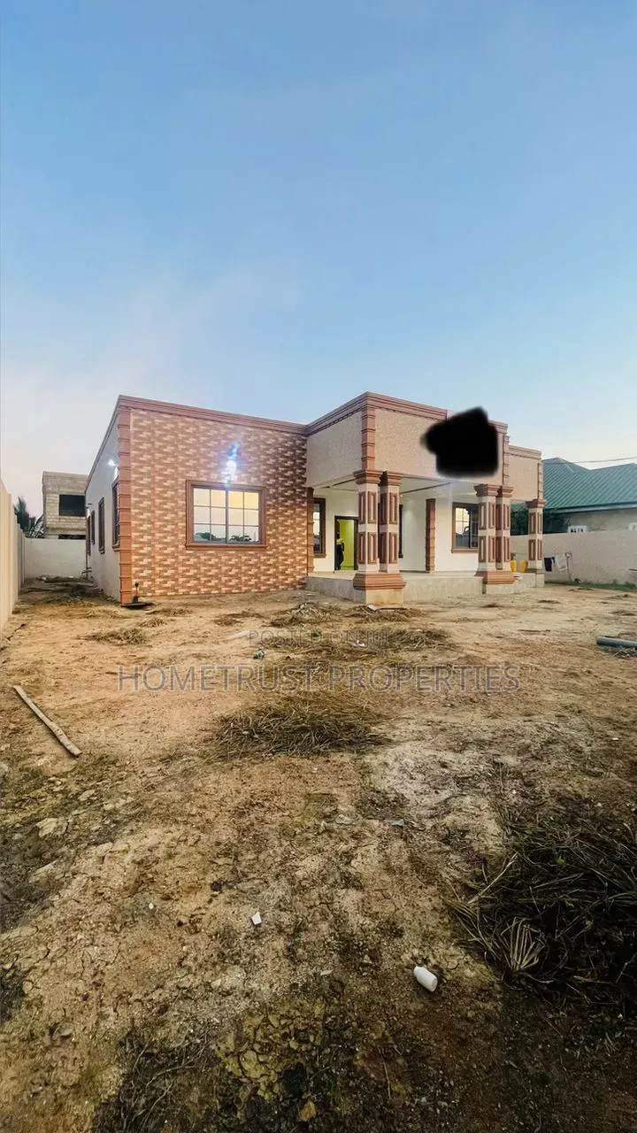 4bdrm House in Amasaman Dobro for sale in Amasaman