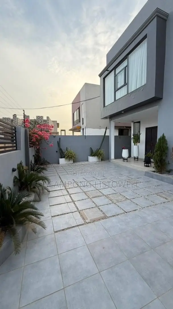 3bdrm Duplex in Ashaley Botwe for rent in Ashaley Botwe